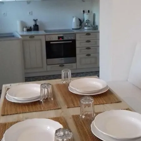 Alozi Apartament *